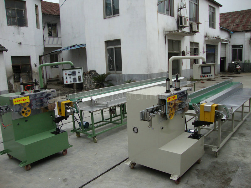 全自動(dòng)高速裁斷機(jī)操作視頻講解大全，提升生產(chǎn)效率的必備指南